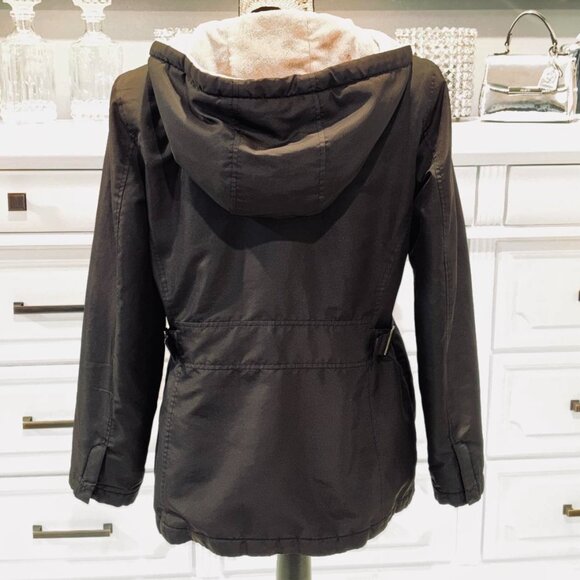 Women's Medium Weather Tamer Black hooded lightweight jacket - Picture 6 of 10